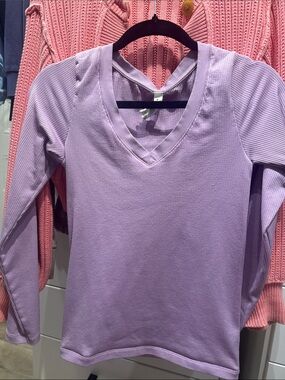 Athleta Lilac V-Neck Long Sleeve Top